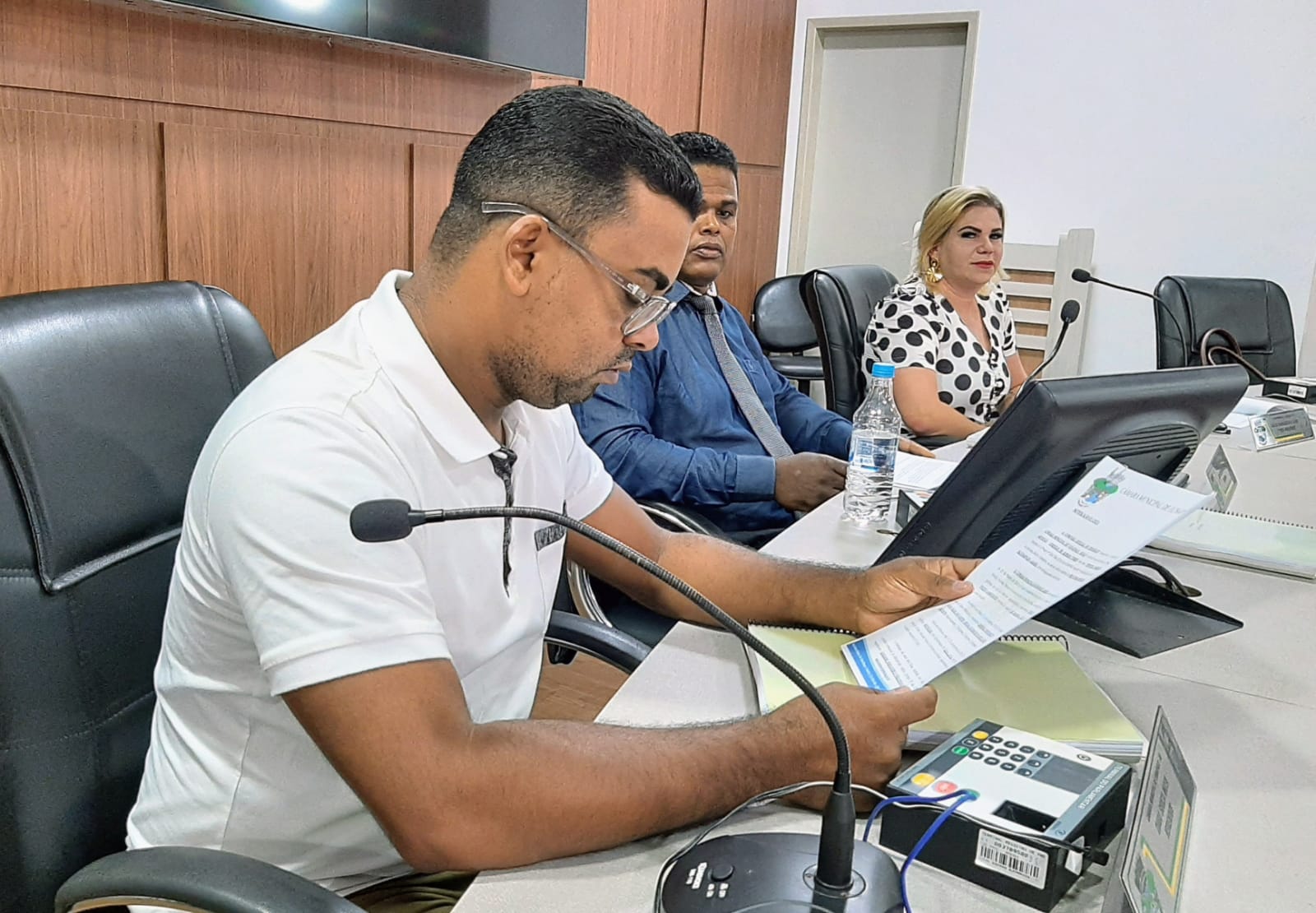 Comissão Processante realiza primeira reunião e manda notificar a prefeita Cordélia Torres para que se defenda de acusações - Foto: Milton Guerreiro